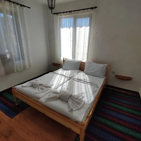 Guest house кулинарна софрица Hvoyna
