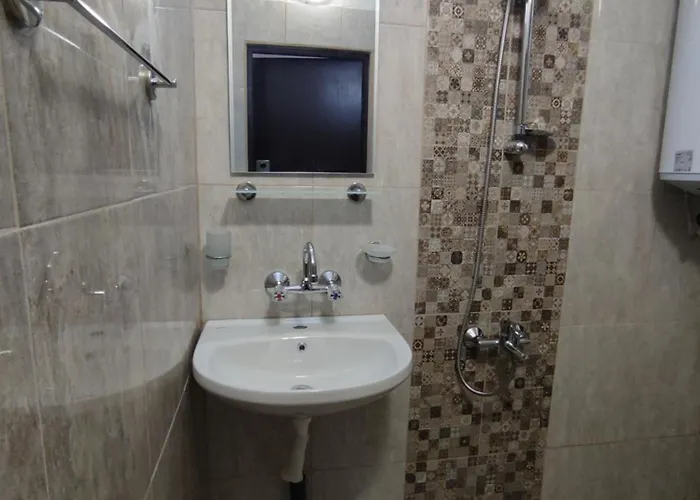 кулинарна софрица Guest house Hvoyna